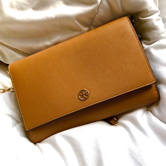 Tory Burch Robinson Wallet on Chain - Picture 2 of 5